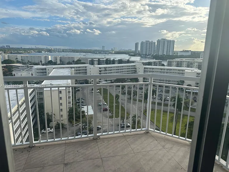 18041 Biscayne Blvd #1203 — Photo 2