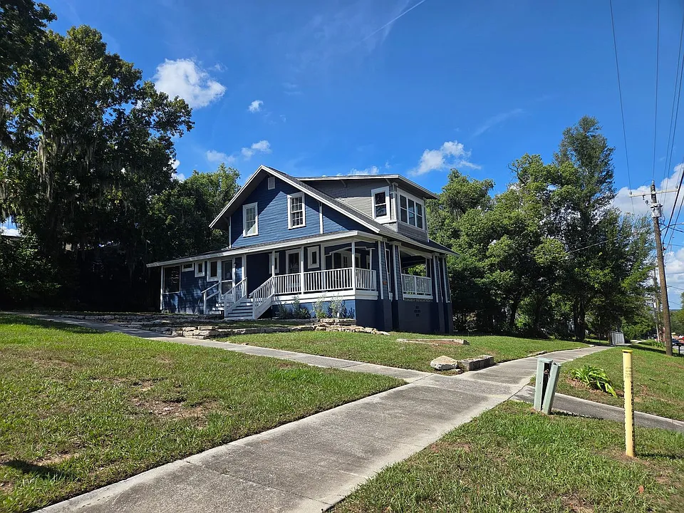 609 W Osceola St