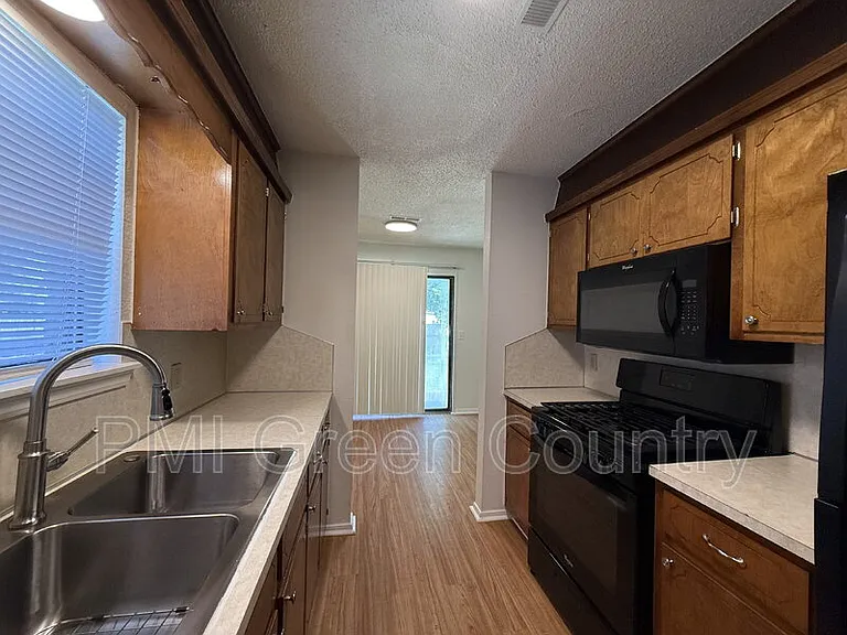 4317 S 4th St — Photo 5