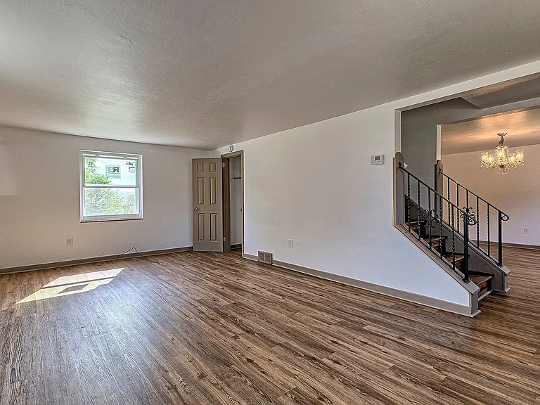 1524 Mansion Pl — Photo 4