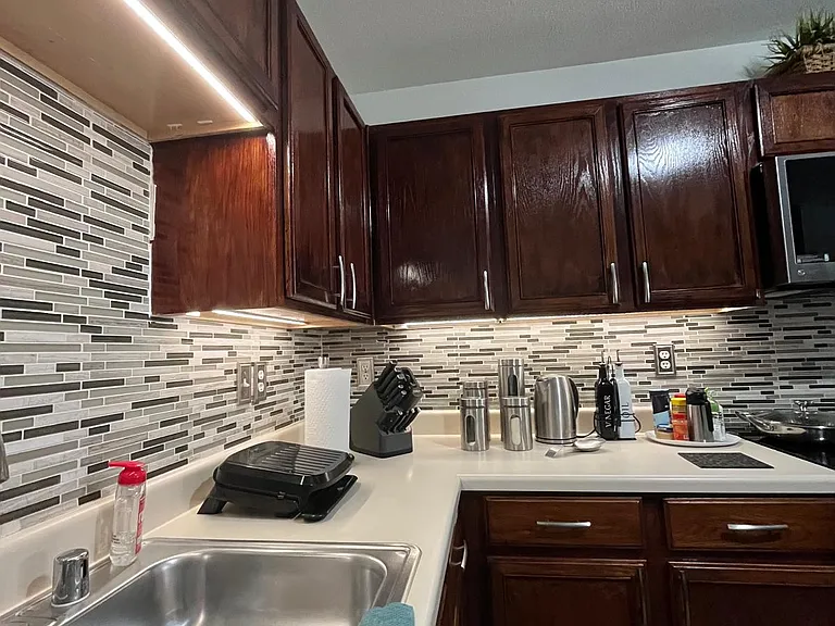 9582 Rosedale Dr — Photo 8