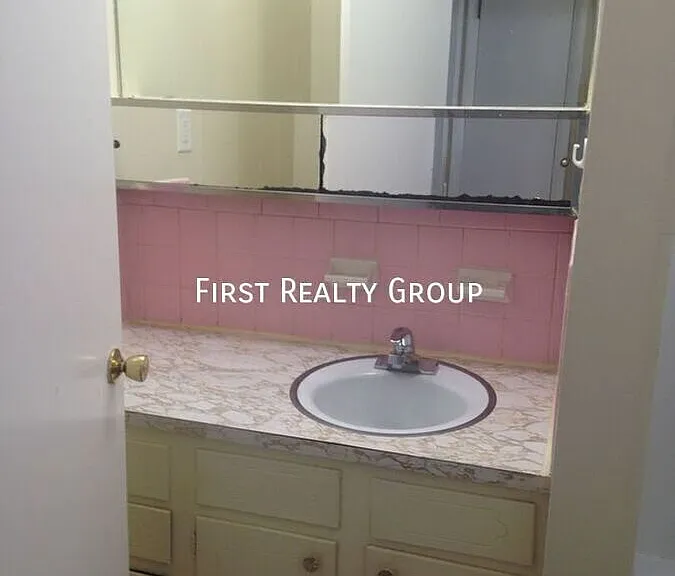 737 Wilmington Ave #7 — Photo 9