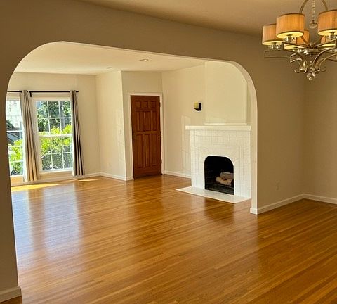 Fireplace- Entry_04062023