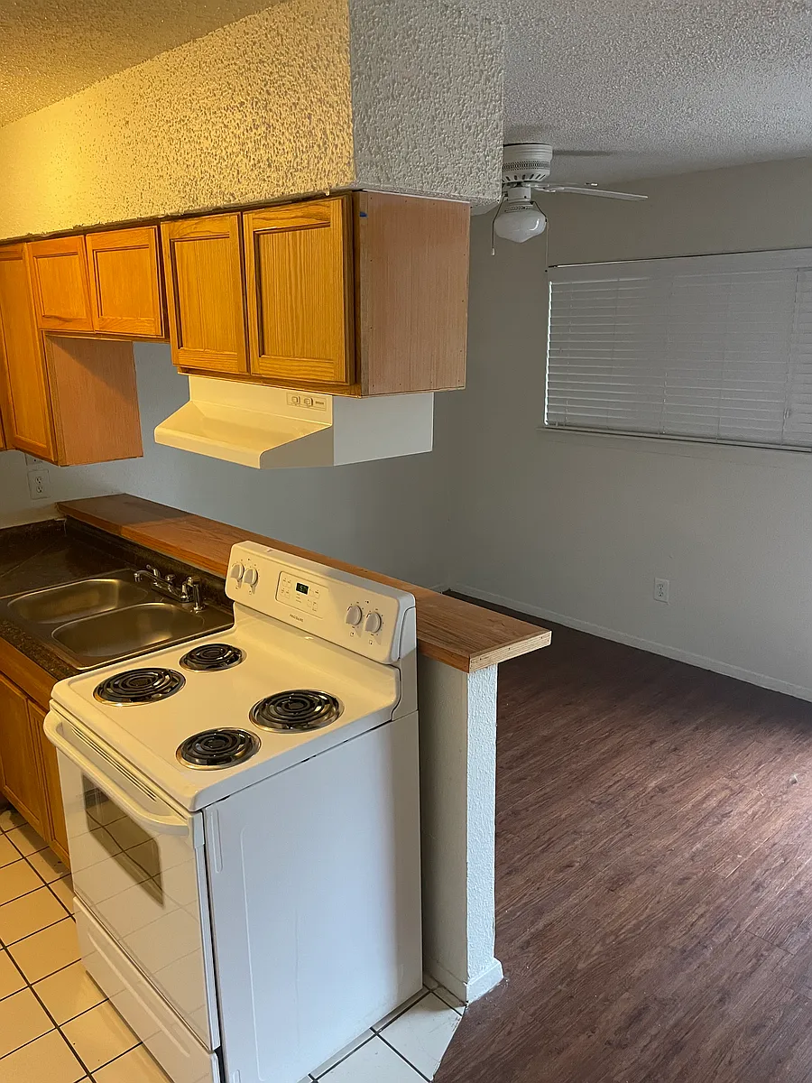 Building Photo - 706 Denson Dr #203
