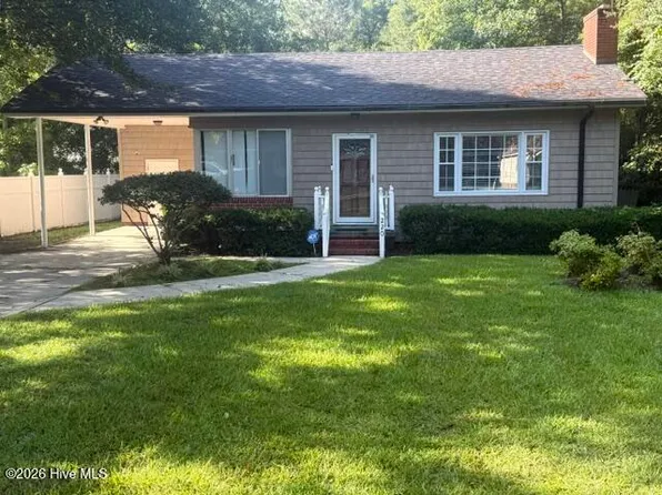 220 E Lewis Street, Whiteville, NC 28472