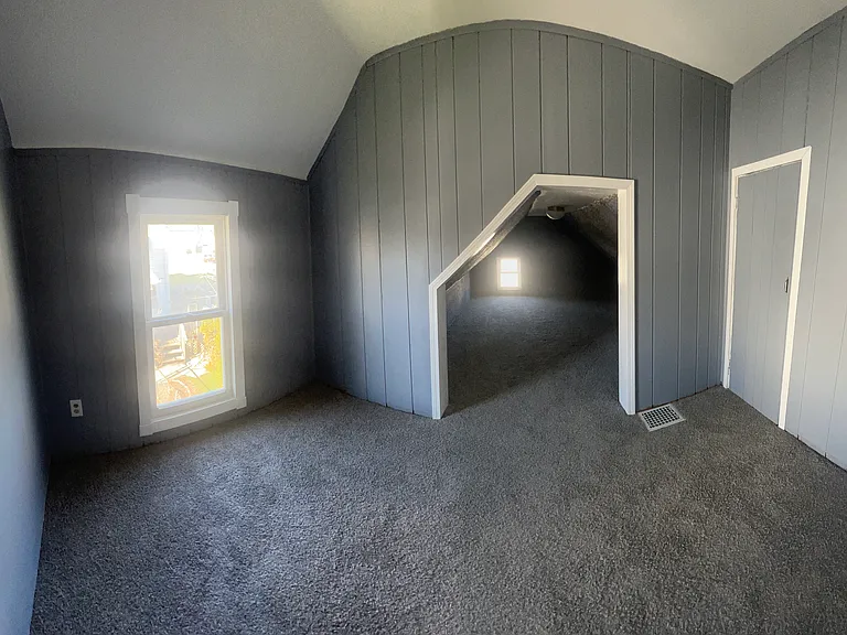 BEDROOM #4 (UPSTAIRS)