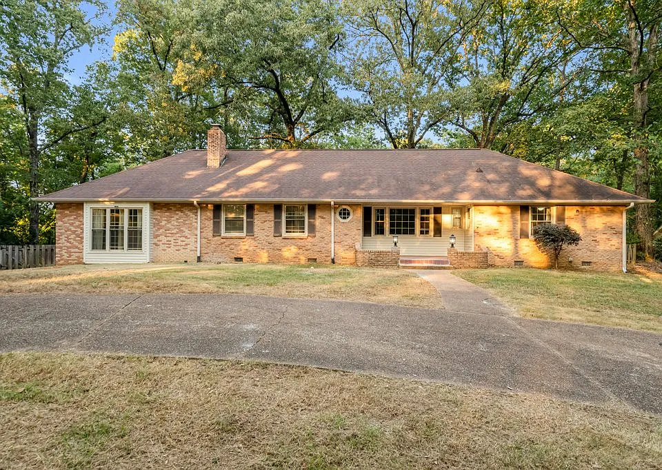 105 Dogwood Blvd