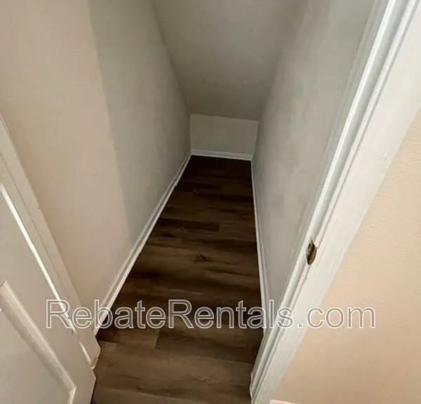 8907 Hampton Landing Dr E — Photo 55