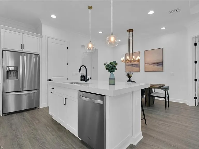 7242 Saona Ct — Photo 5