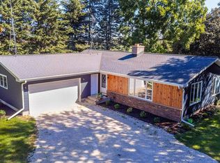 7007 Moenning Rd, Sheboygan, WI 53081