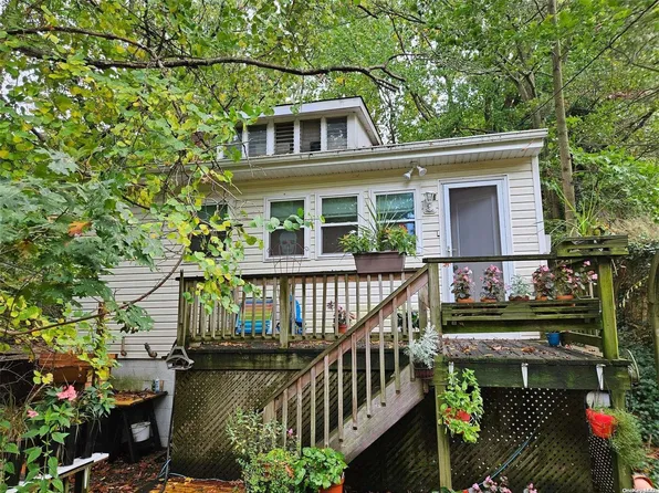 18 Rosedale Road, Sound Beach, NY 11789