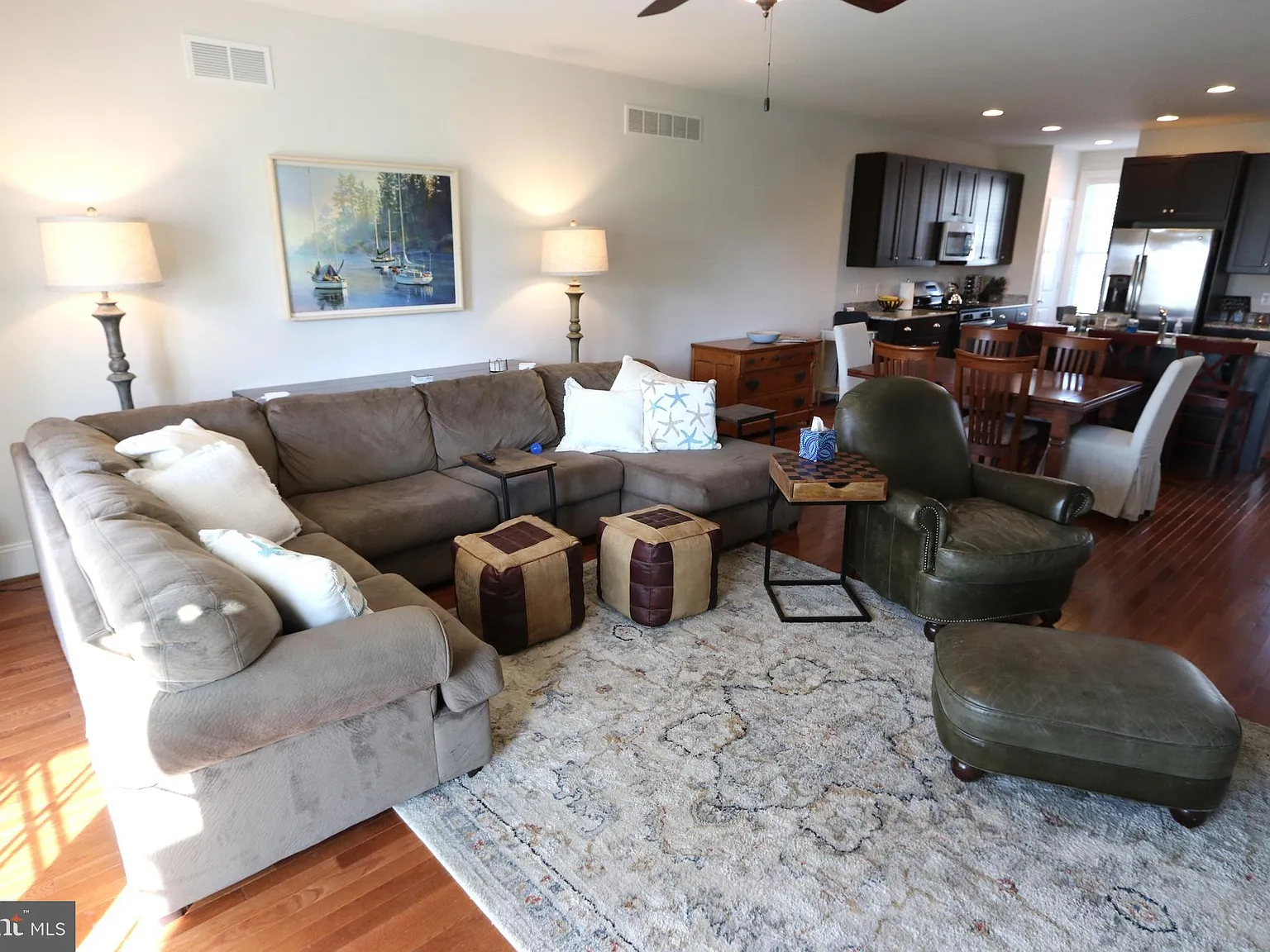 3 bed, 3.5 bath, 2100 sqft, $2,400 — Photo 3