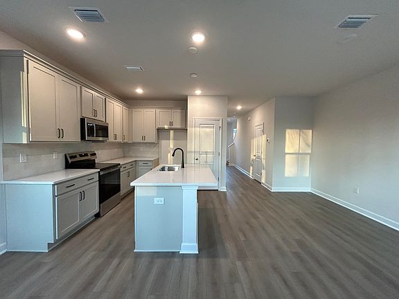 7th image of this home