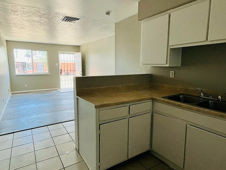 419 Dallas St SE #A — Photo 7