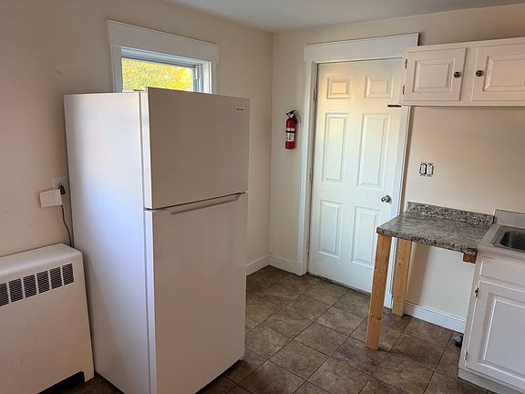 5th image of 146 Library Ave #2