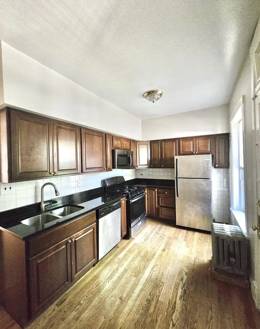 552 Elmwood Avenue #3 — Photo 1