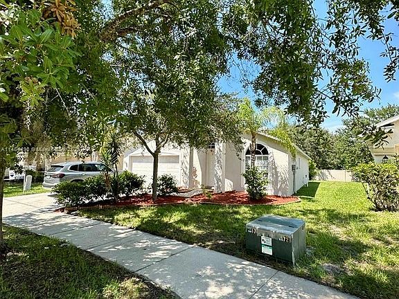 3rd image of 2217 Roanoke Springs Dr