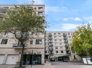680 N Green St APT 412, Chicago, IL