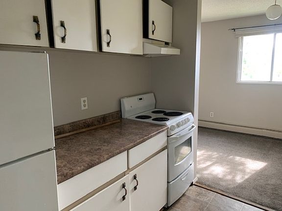 2nd image of 10019 104th Ave #22KEY-338