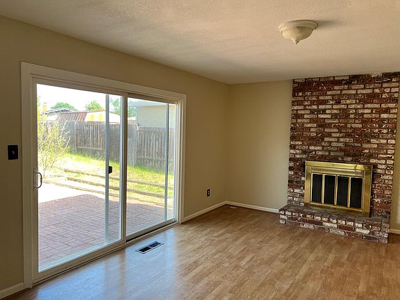 3rd image of 4221 Suzanne Dr
