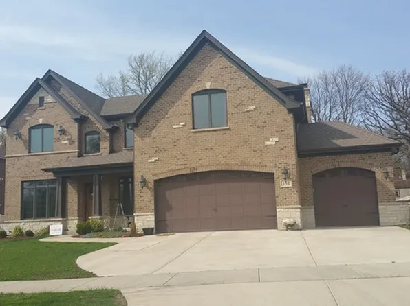 151 Timber Ct, Wood Dale, IL 60191