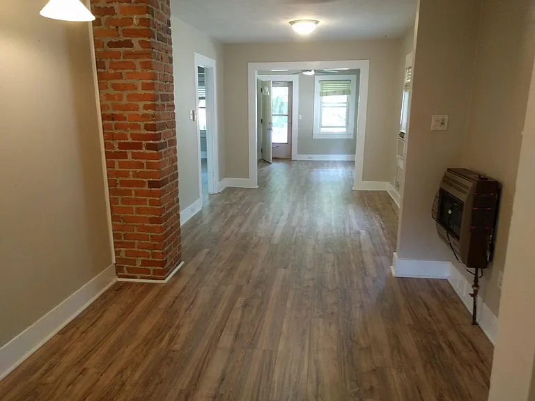 849 49th St — Photo 3