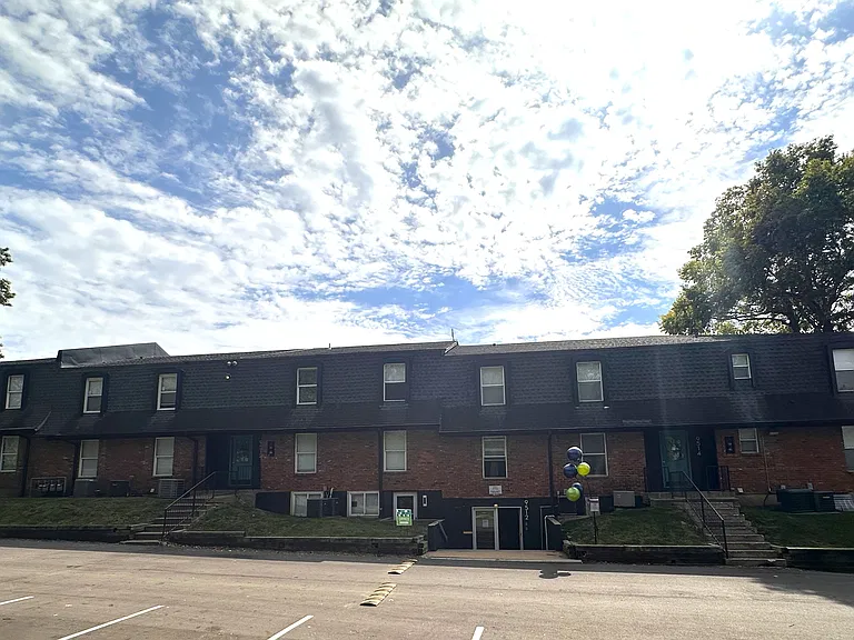 9512 W 87th St — Photo 20