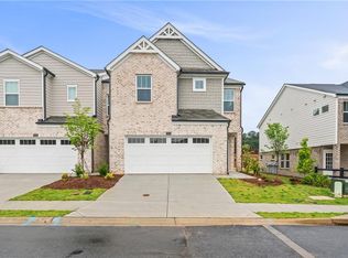 860 Sunny Lake Dr, Lawrenceville, GA 30043