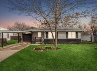 1021 E Russell Ave, Carrollton, TX 75006