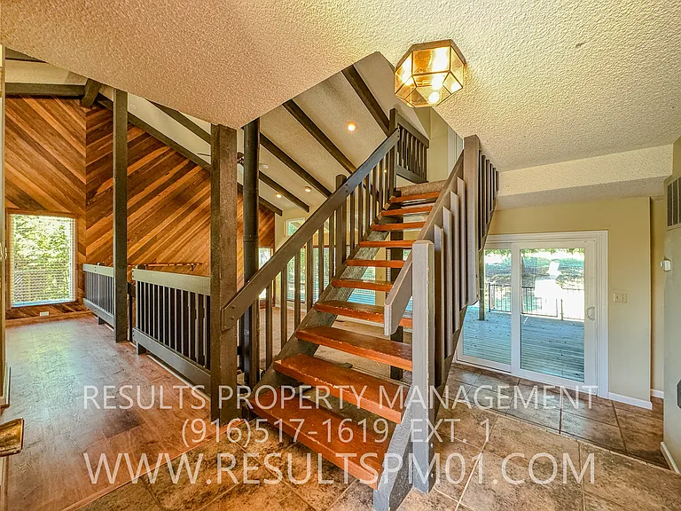 3415 Nathan Ct — Photo 6