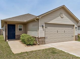11701 Casey Dr, Yukon, OK 73099