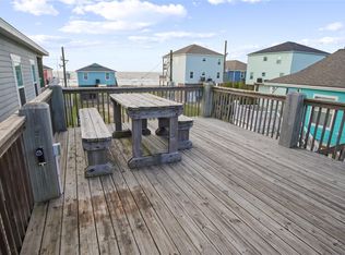 1811 Redfish Ln, Crystal Beach, TX 77650
