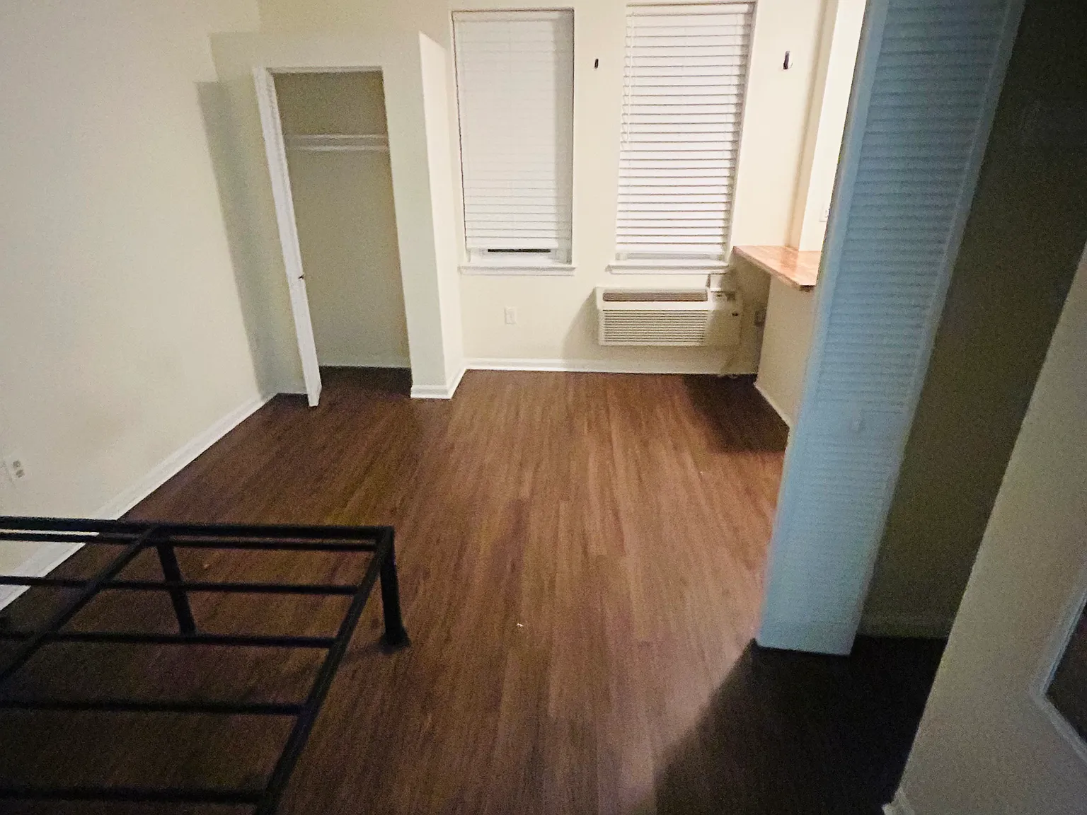 Studio, 300 sqft, $1,849 — Photo 2