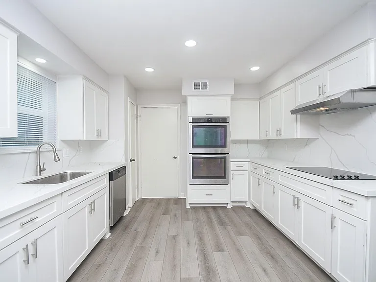 10903 Shawnbrook Dr — Photo 7
