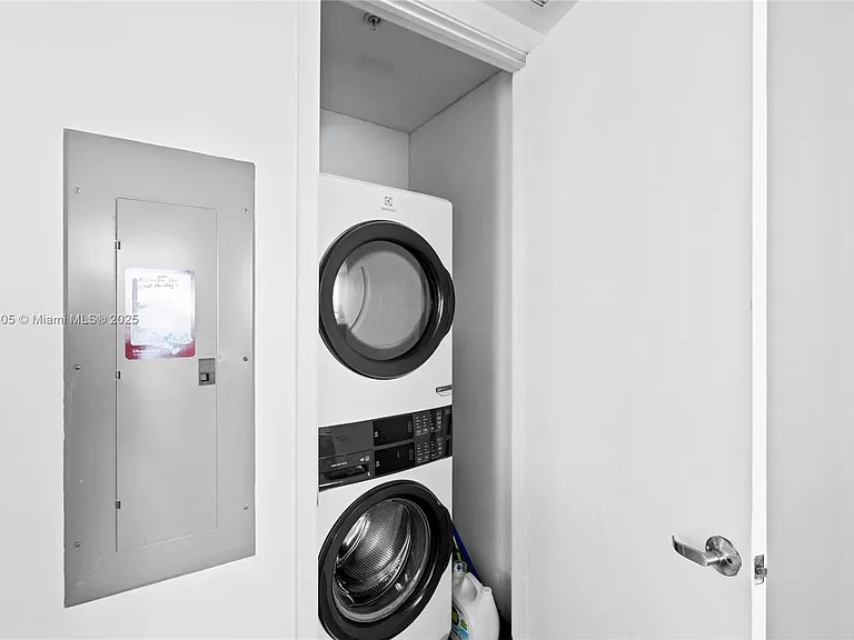 18201 Collins Ave #4209 — Photo 32