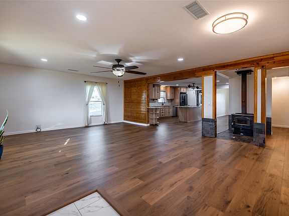 3rd image of 3559 Springfield Rd