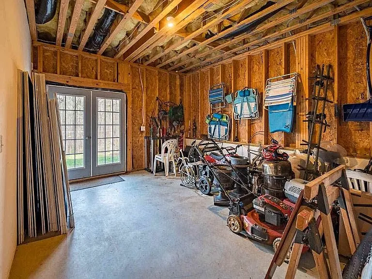 310 Hogan Woods Cir — Photo 22