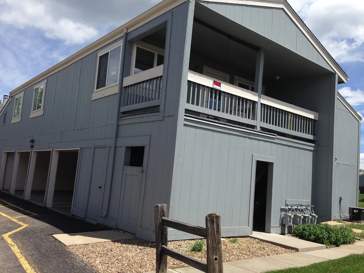 2 bed, 1000 sqft, $2,100 — Photo 1