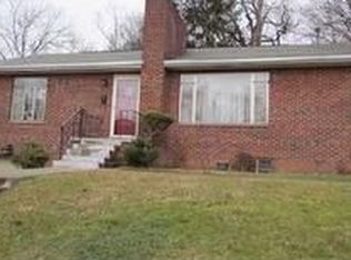 712 Walnut Rd, Charleston, WV 25314