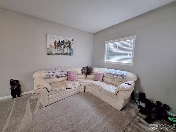 5th image of 517 Columbine St
