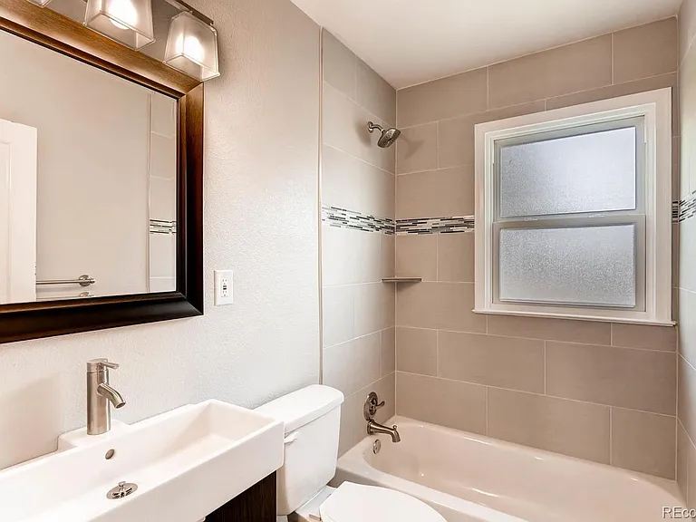 3541 N Saint Paul St — Photo 18