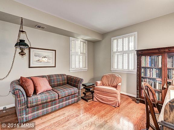 5th image of 809 Woodley Dr