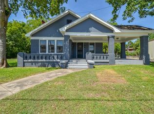 404 W Main St, Bellville, TX 77418