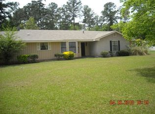 1069 Altamaha Rd, Jesup, GA 31545