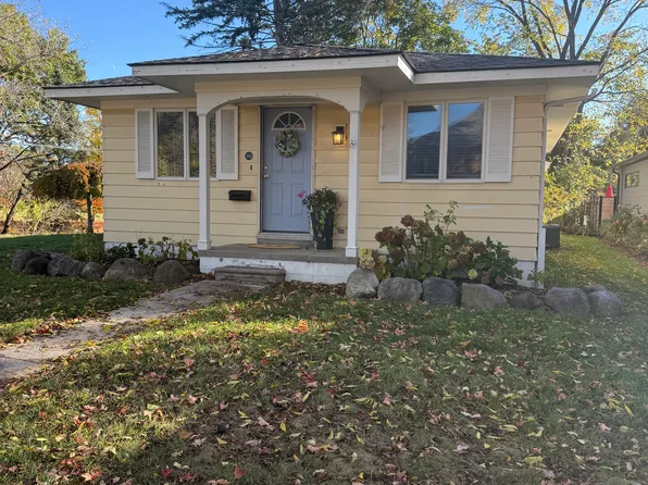 366 Highland Ave, Rochester, MI 48307