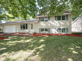 200 Strese Ln, Apple Valley, MN 55124