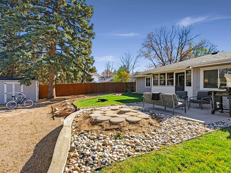 1004 Mantz Pl — Photo 23