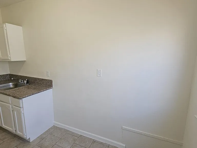 239 W 25th St #6 — Photo 2