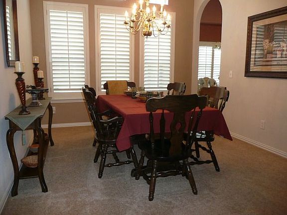 4th image of 505 Clover Leaf Ln