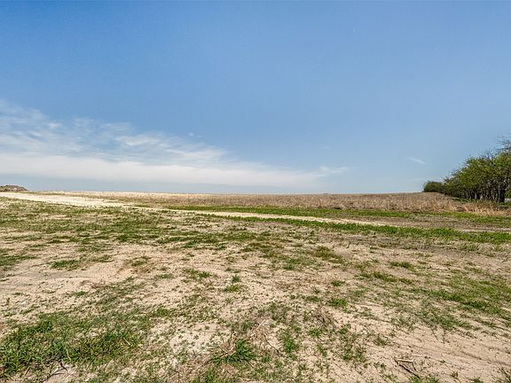 5th image of 801 Riddels Rd